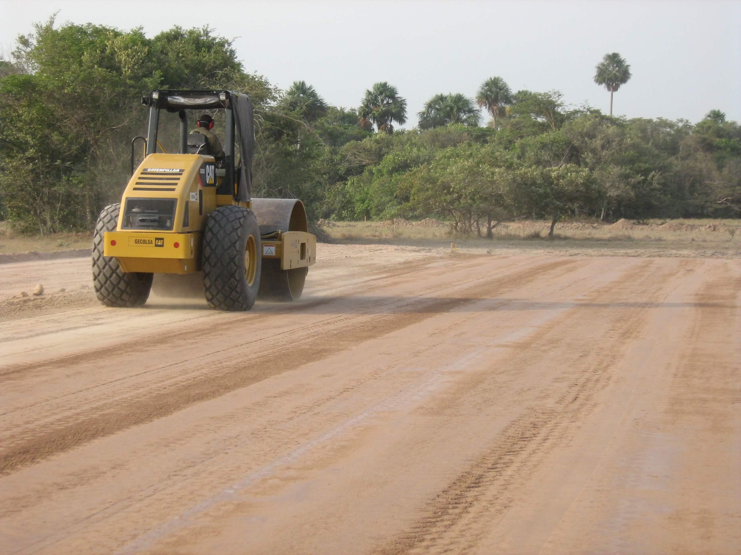 Puentes y Carreteras/Construcción Vía Petrolera Cuerva 10