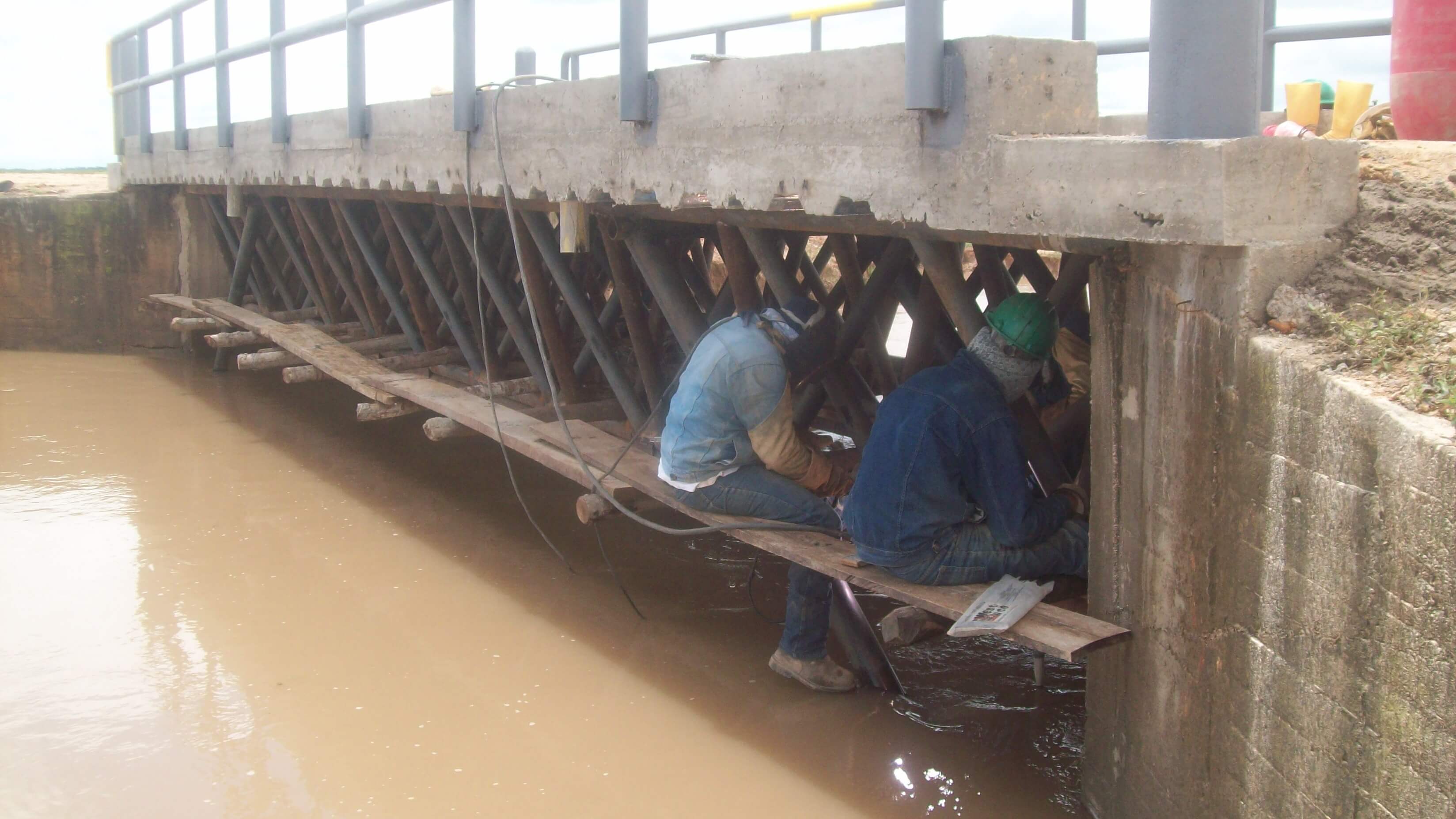 Puentes y Carreteras/Construcción Puente Puente Fijo Vía Acceso Llano 16