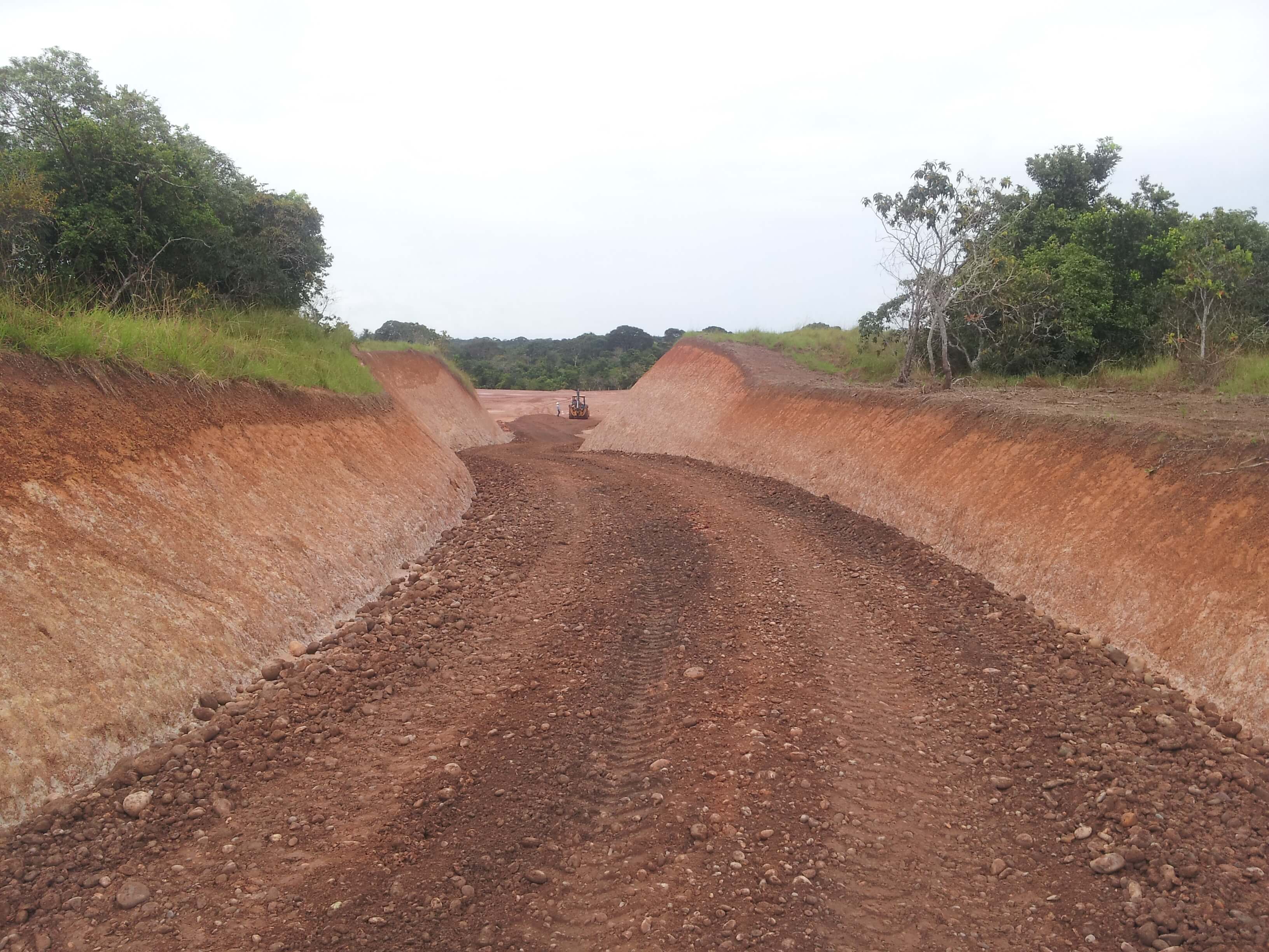 Puentes y Carreteras/Construcción Vía de Acceso 5