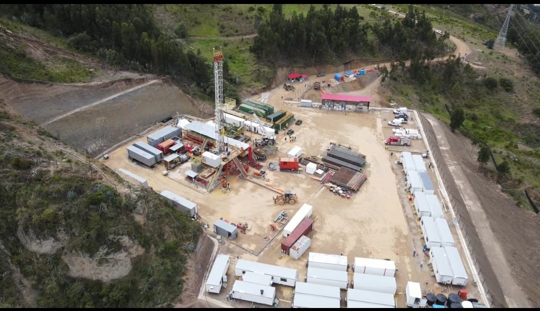 Puentes y Carreteras/Construcción Locación Petrolera 6