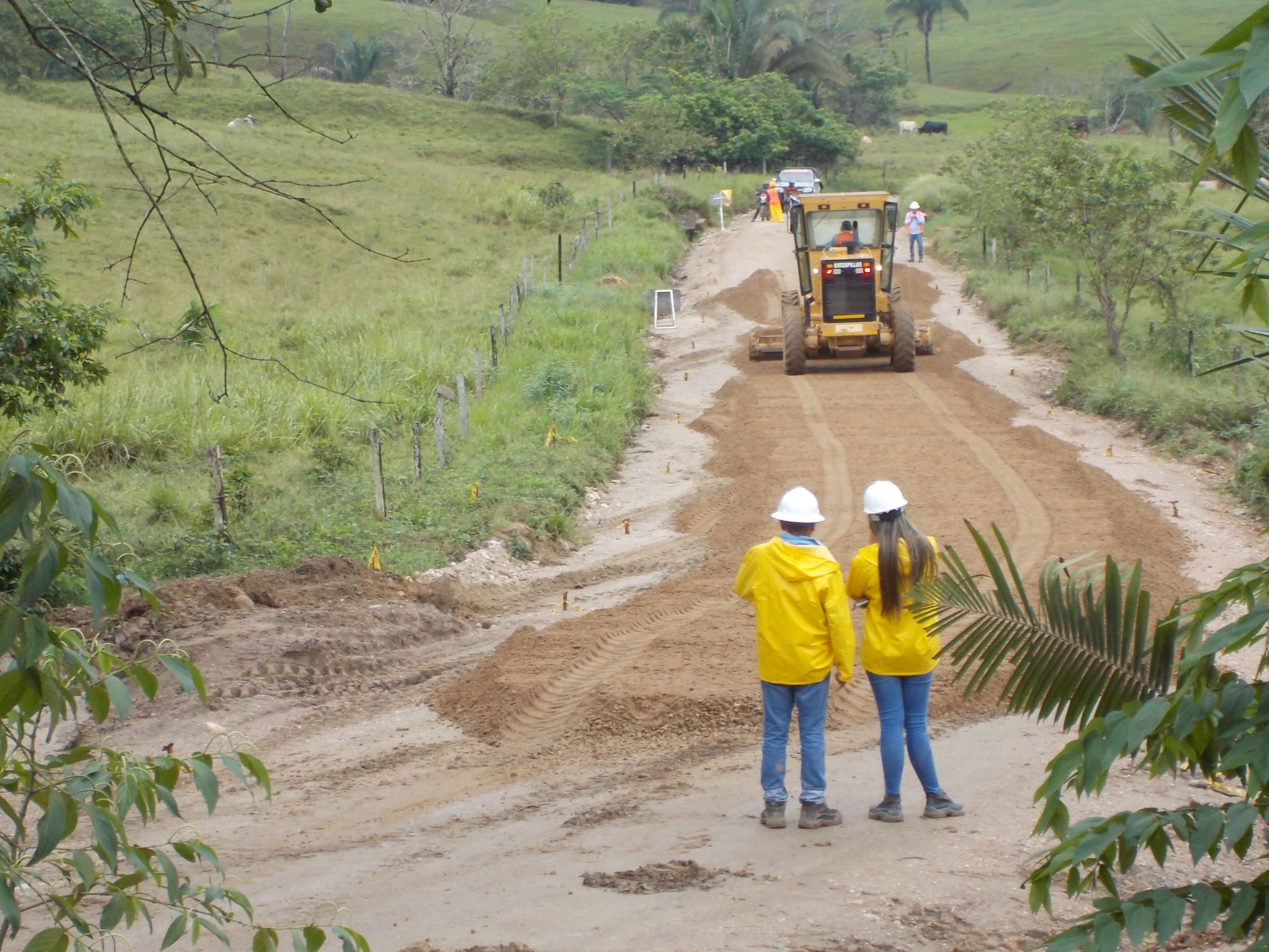 Puentes y Carreteras/Construcción Vía de Acceso 4