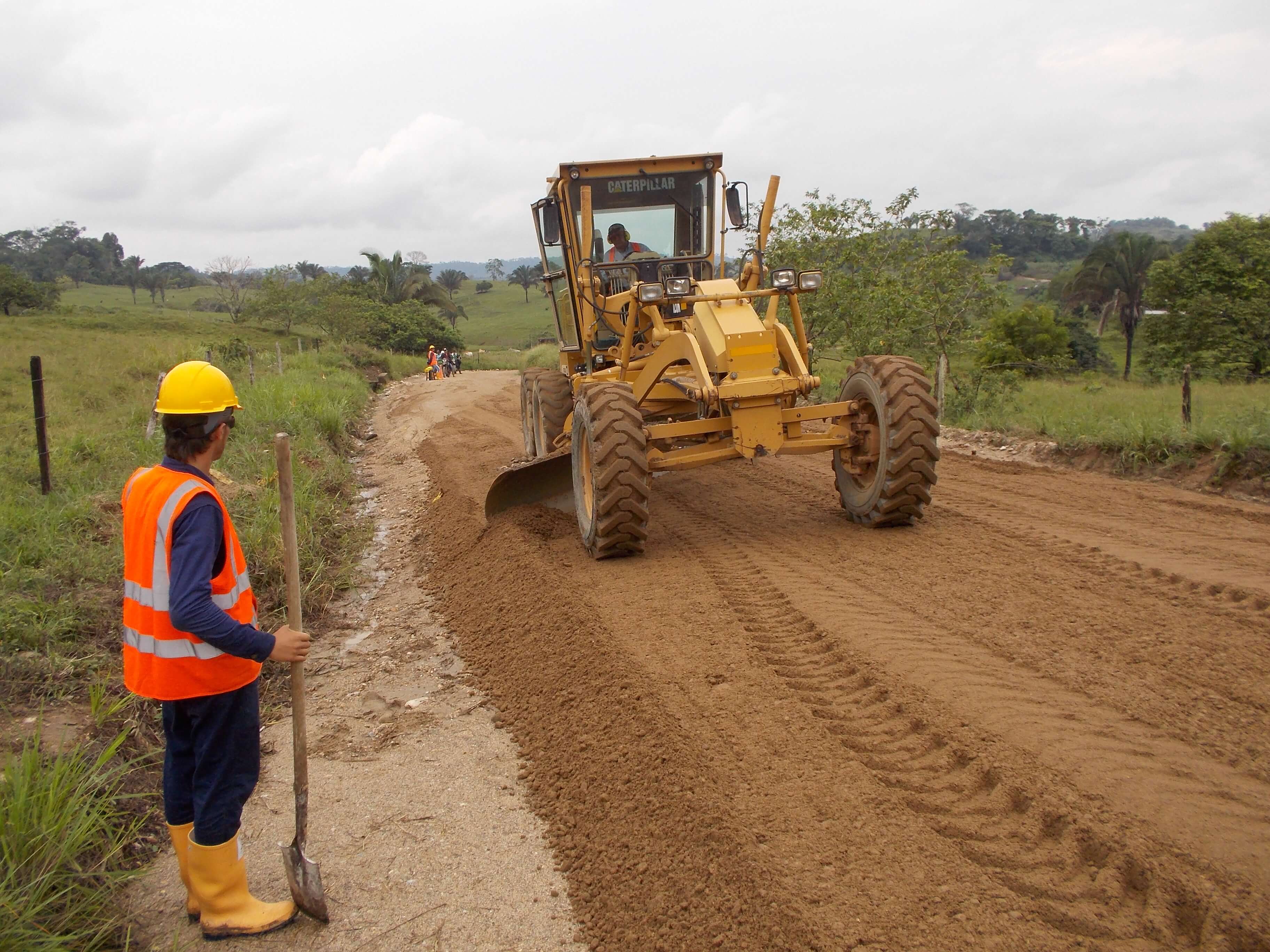 Puentes y Carreteras/Construcción Vía de Acceso 2