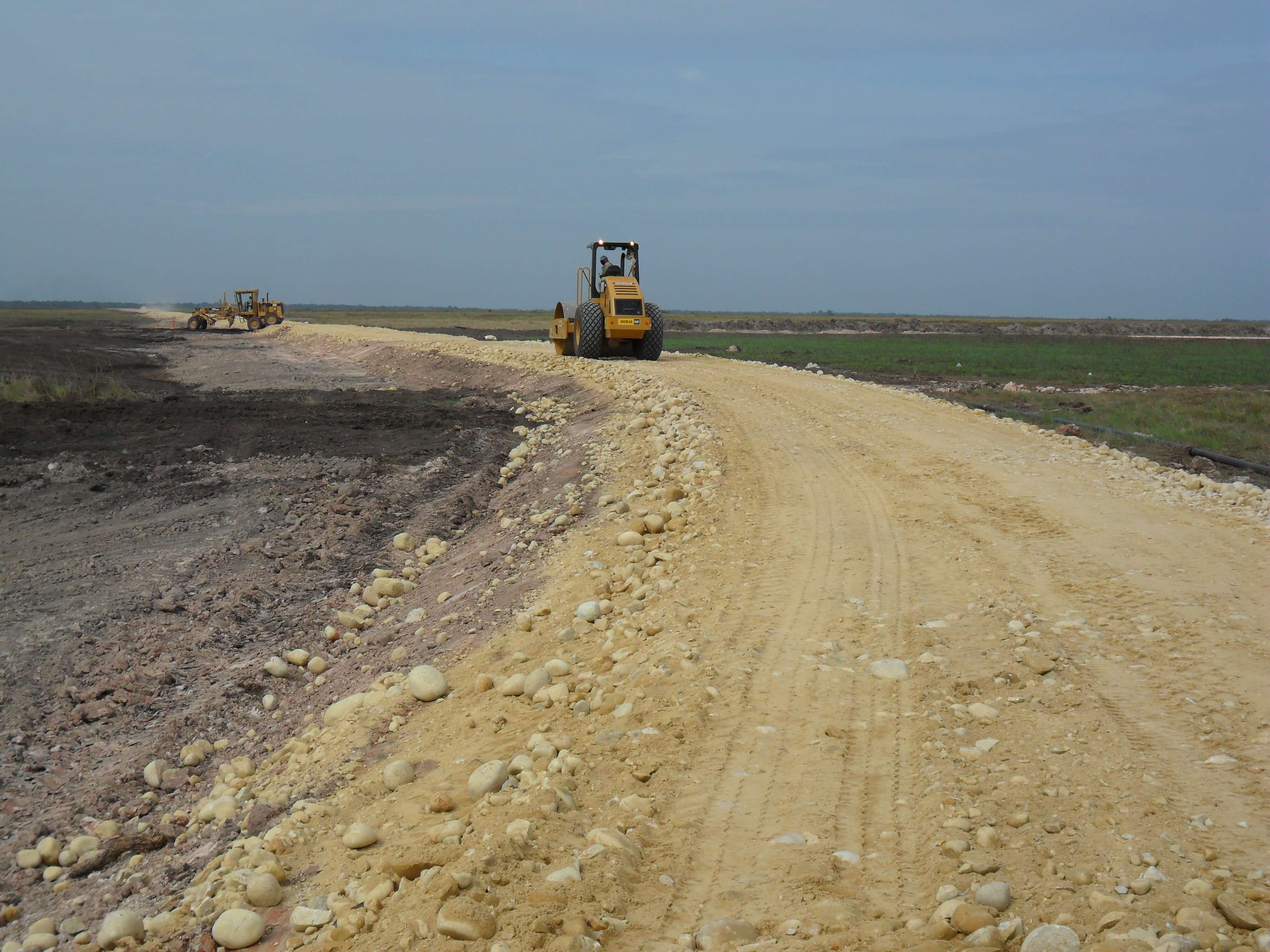 Puentes y Carreteras/Construcción Vía de Acceso 9