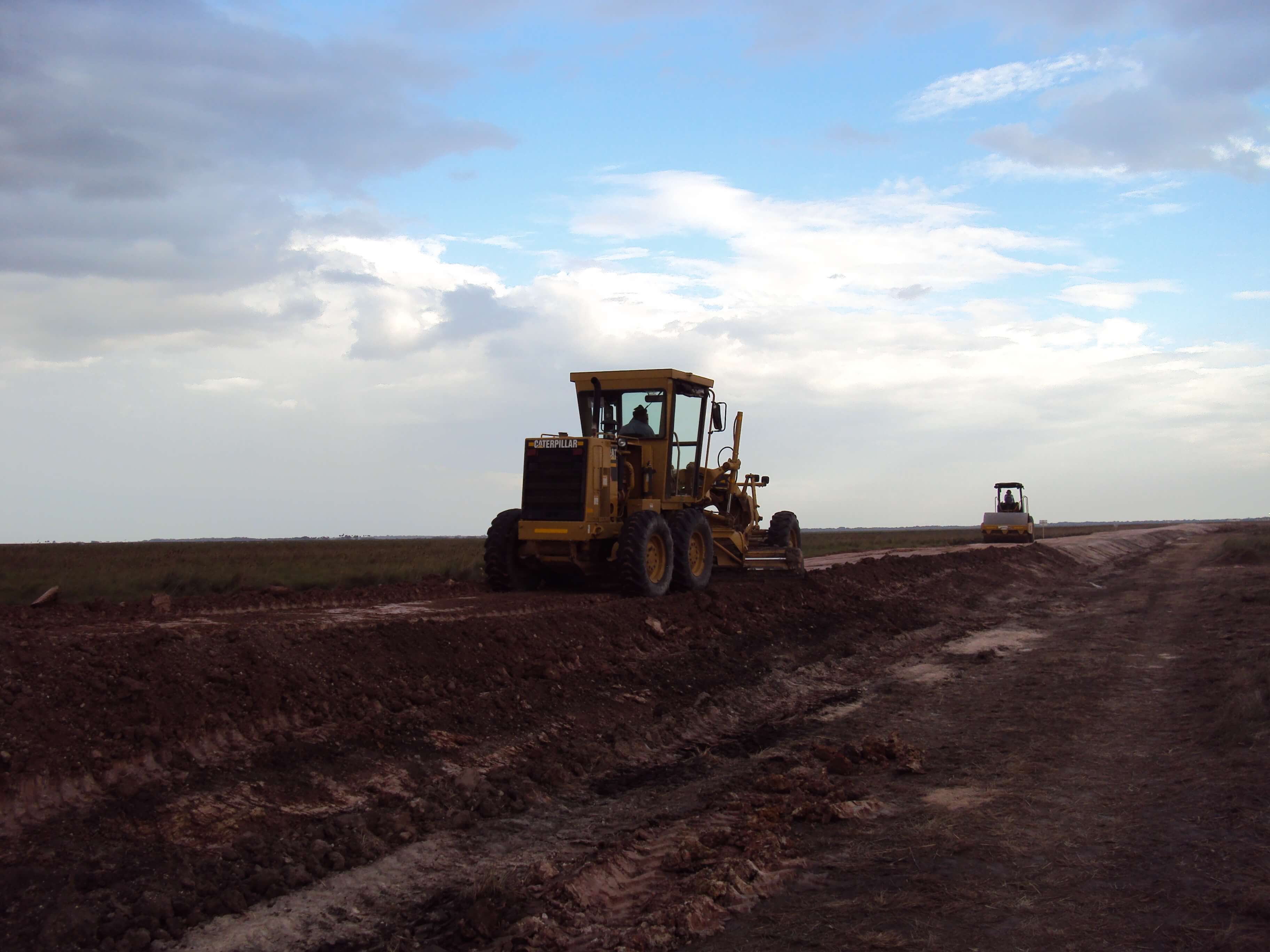 Puentes y Carreteras/Construcción Vía Petrolera Dorotea 12