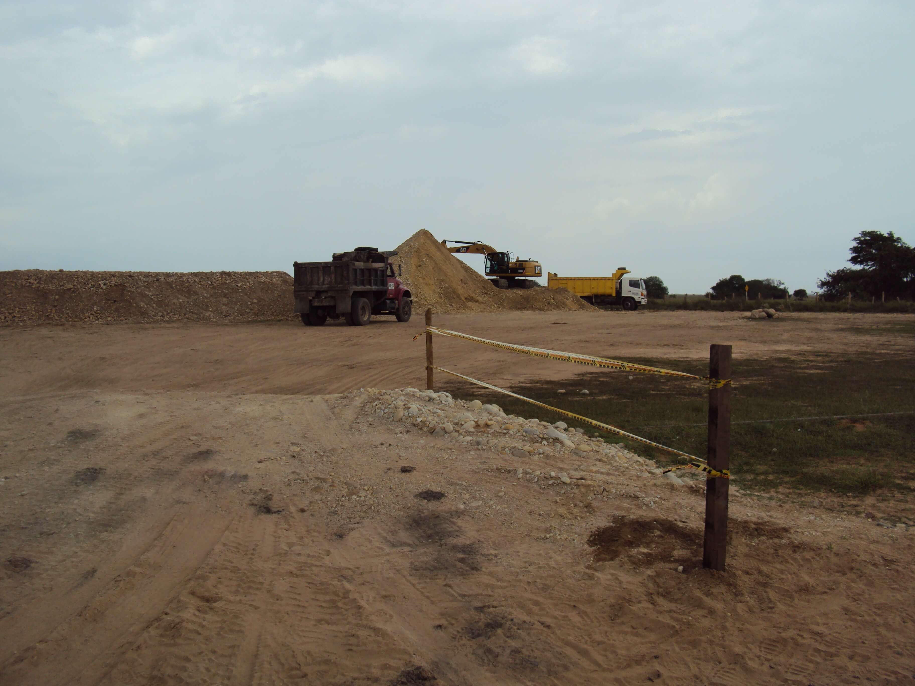 Puentes y Carreteras/Construcción Vía Petrolera Dorotea 6