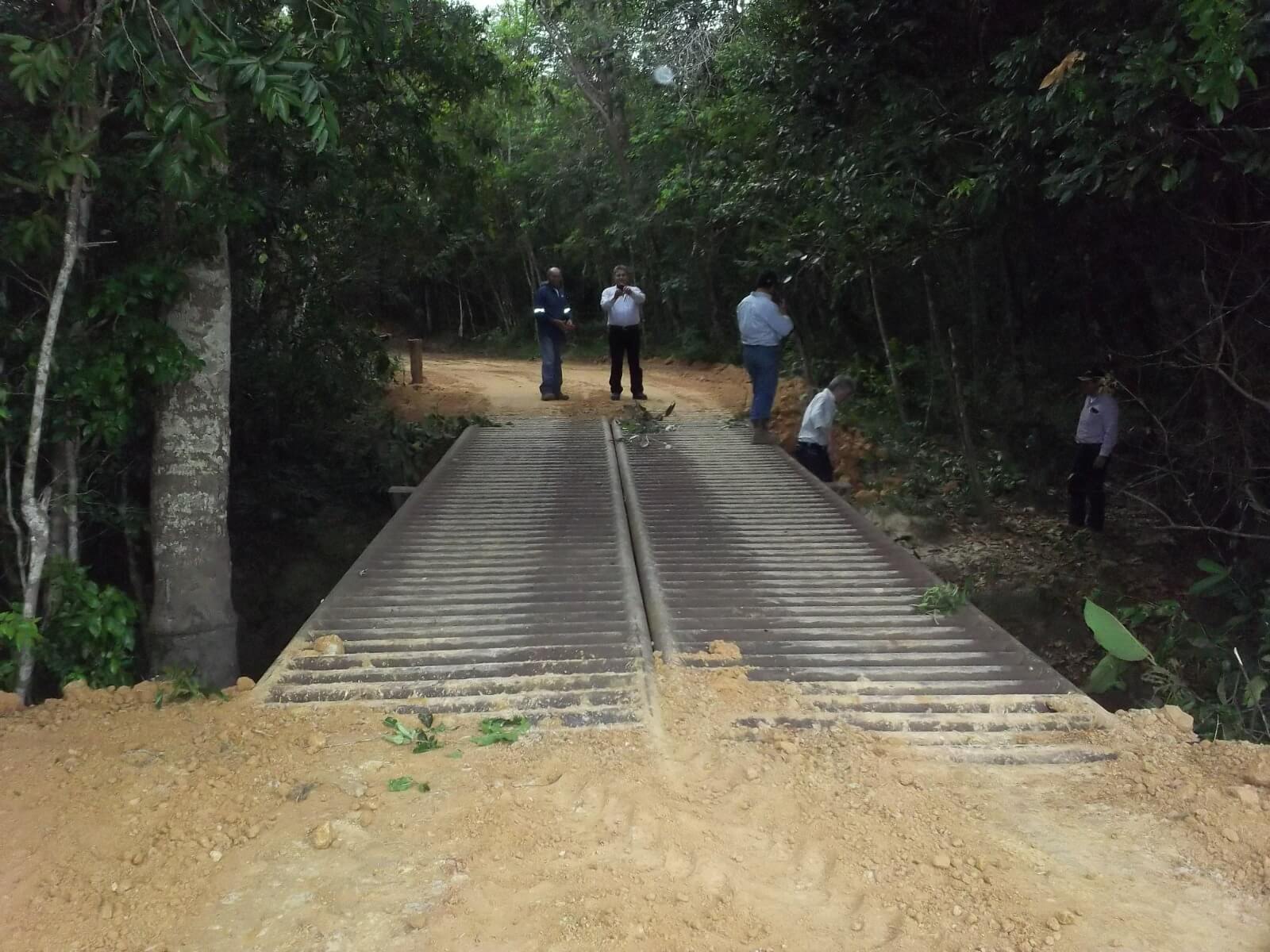 Puentes y Carreteras/Construcción Puente Provisional 1